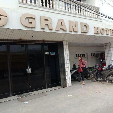 Grand Hotel Pemangkat Екстериор снимка