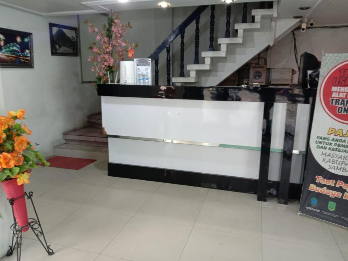 Grand Hotel Pemangkat Екстериор снимка